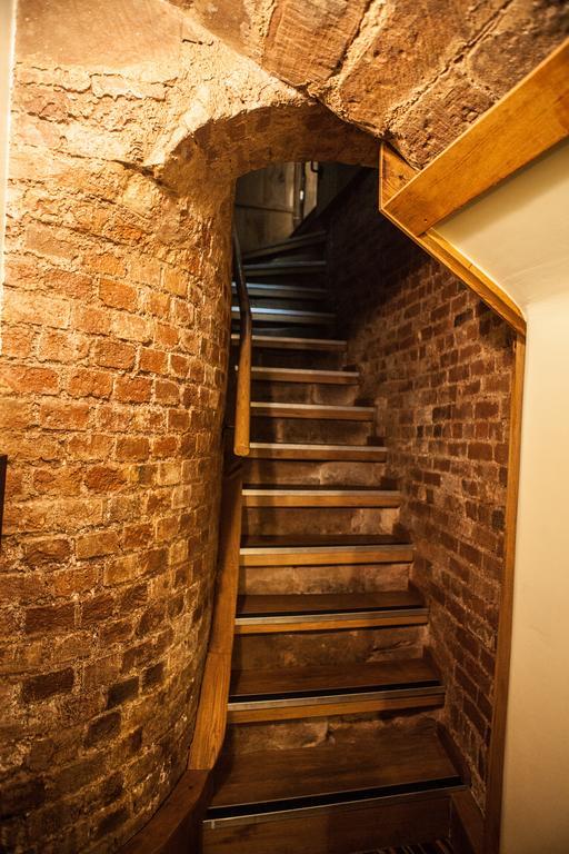 Bed & Breakfast Old Hall House, Nec 4*