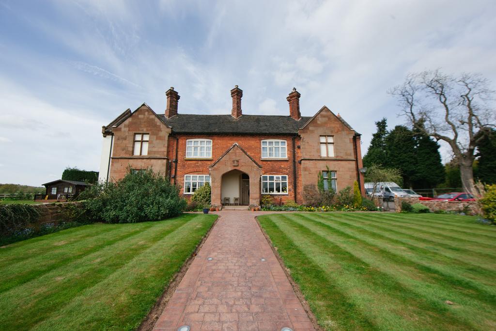 Old Hall House, Nec