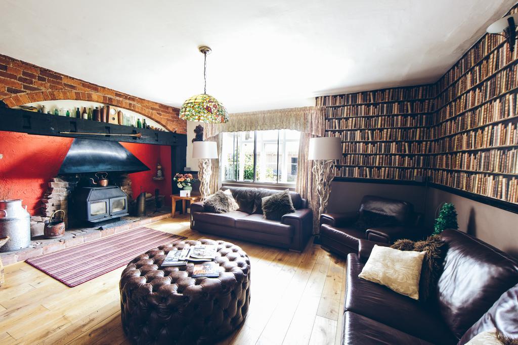 Old Hall House, Nec 4* Meriden (West Midlands)