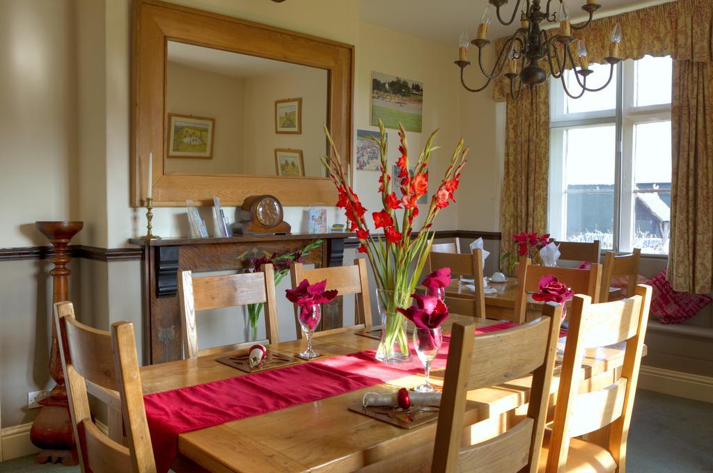 Bed & Breakfast Old Hall House, Nec 4*