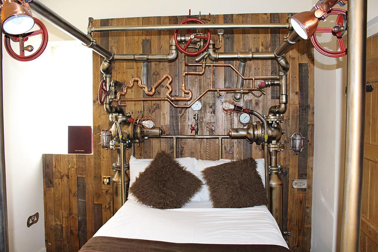 Old Hall House, Nec 4* Meriden (West Midlands)
