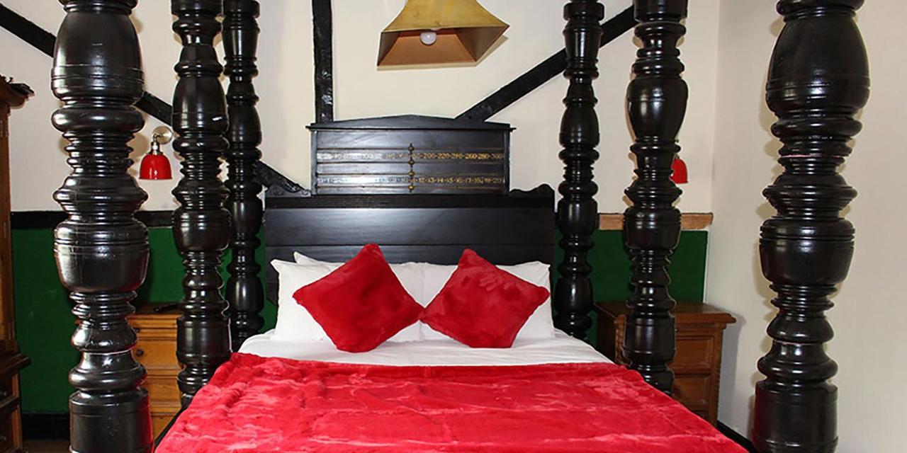 Couette-café Old Hall House, Nec 4*