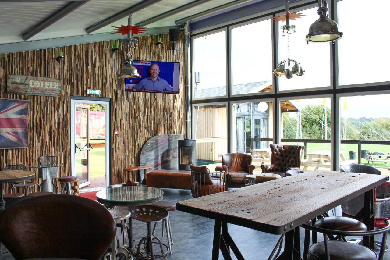 Old Hall House, Nec Couette-café